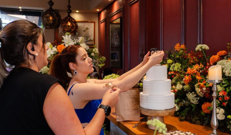 O significado dos detalhes: conheça o Mini Me Ateliê e os topos de bolo que contam histórias reais