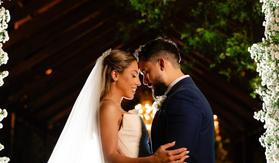 Kamilla & Tiago: um casamento cercado de natureza, emoção e elegância na Villa Cheberle