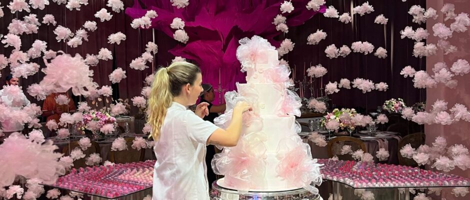 Do sonho à mesa dos noivos: uma história de paixão pela confeitaria e excelência em cada detalhe