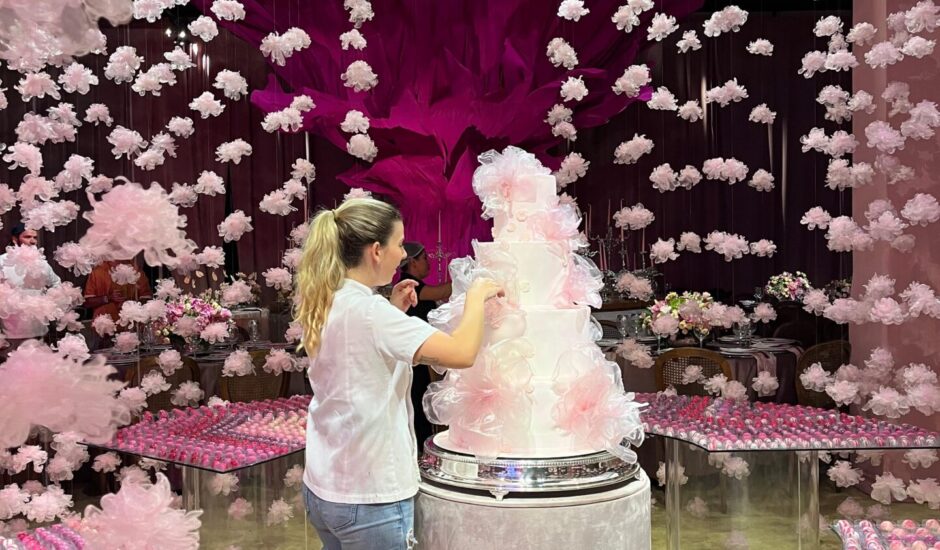 Do sonho à mesa dos noivos: uma história de paixão pela confeitaria e excelência em cada detalhe